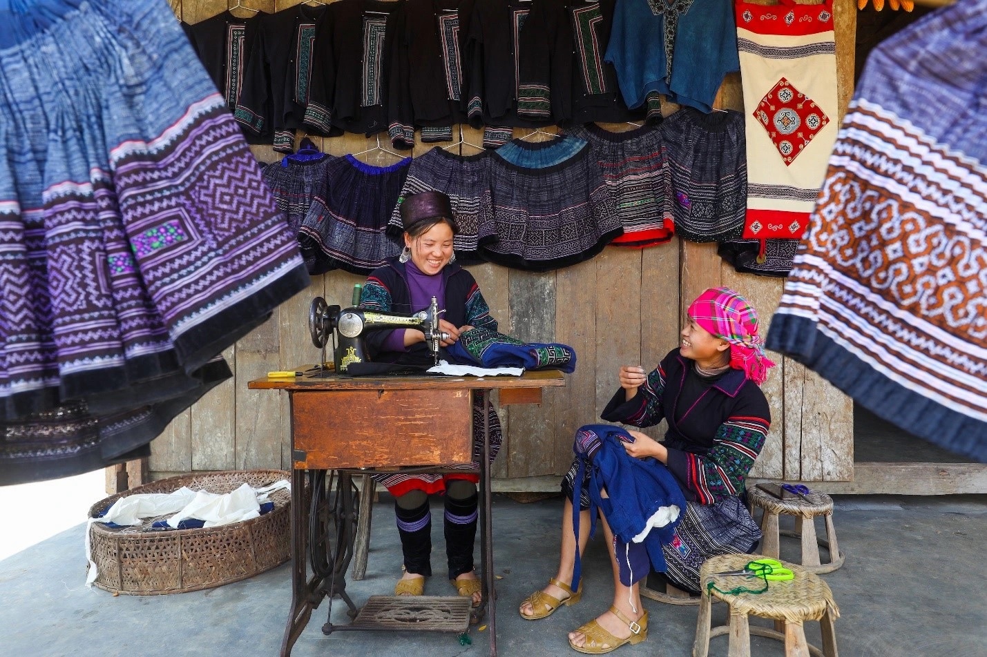 Mỗi góc nhỏ đều mang đến một cảm giác ấm áp, yên bình nhưng không kém phần sôi động